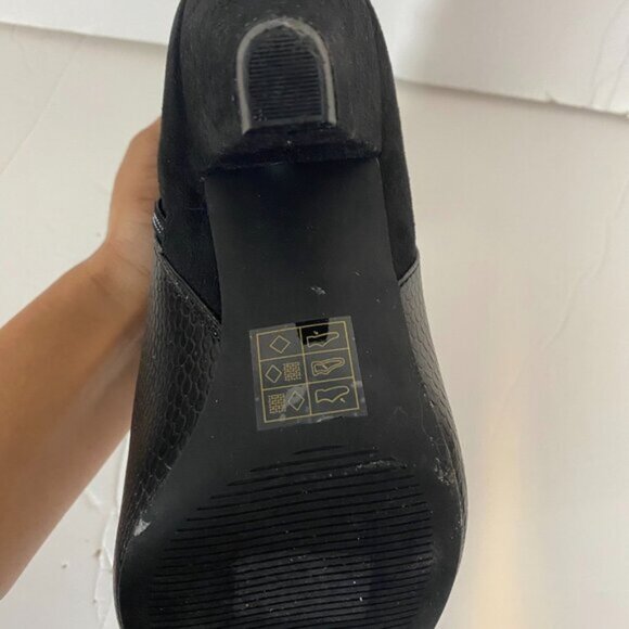 LifeStride Pointed Toe Black Snakeskin Print Women’s Ankle Boots Size US 7W - Picture 5 of 10